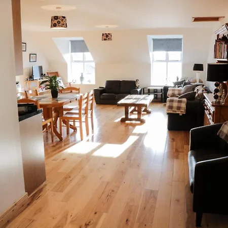 Lejlighed Central Apartment,